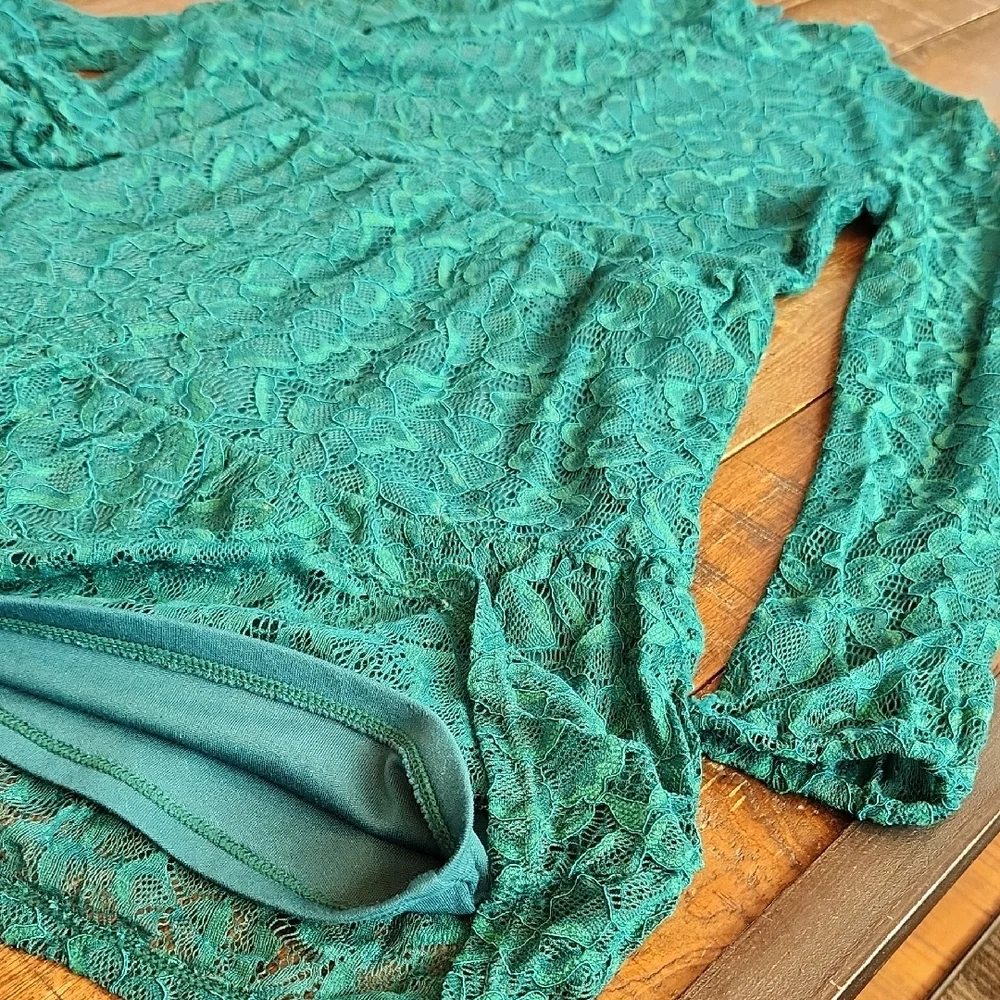 Green Lace Dress - Picture 3 of 6